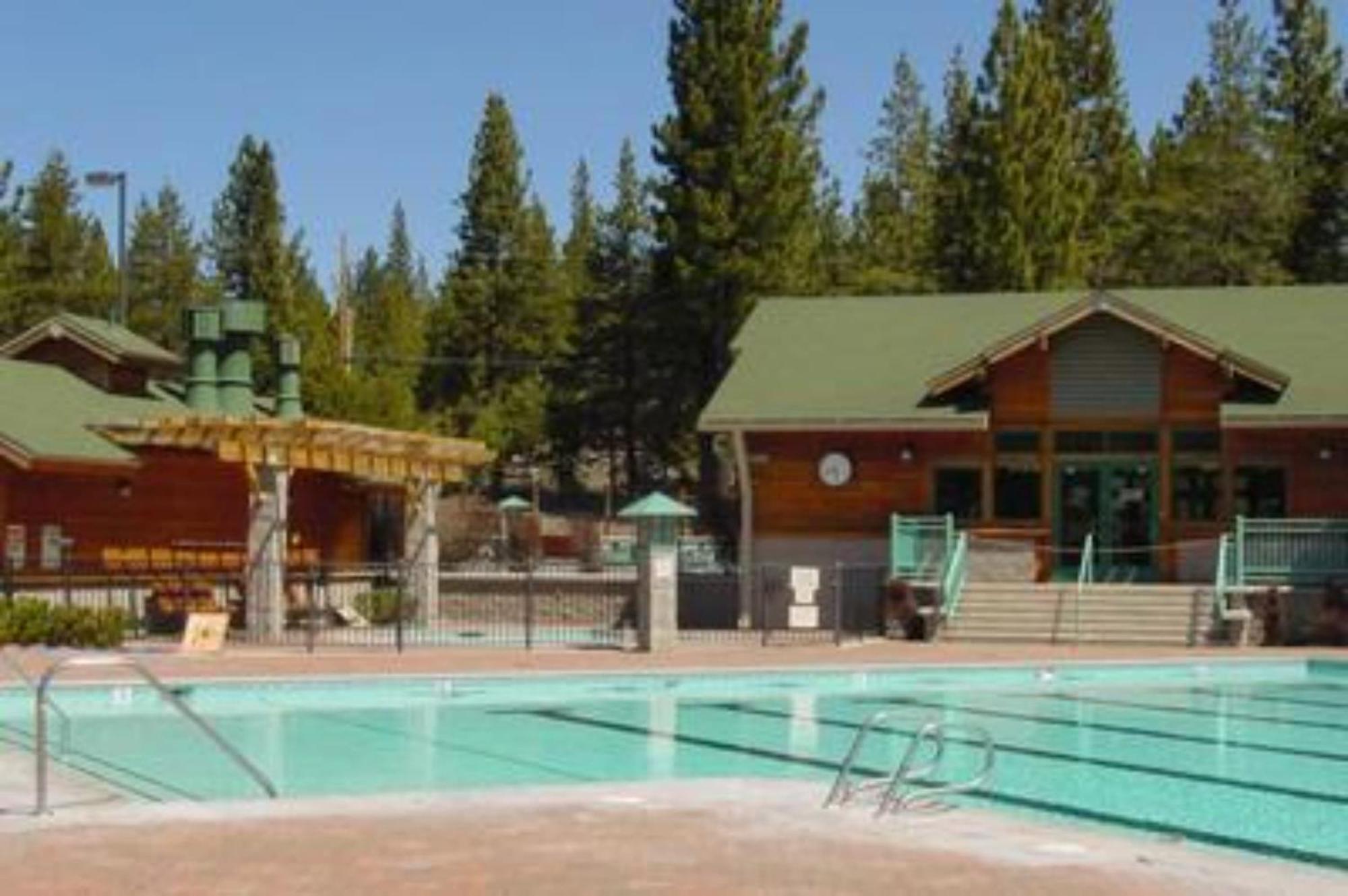 Moosetrack By Avantstay Cozy Cabin In The Of Tahoe Donner W Hot Tub Траки Экстерьер фото