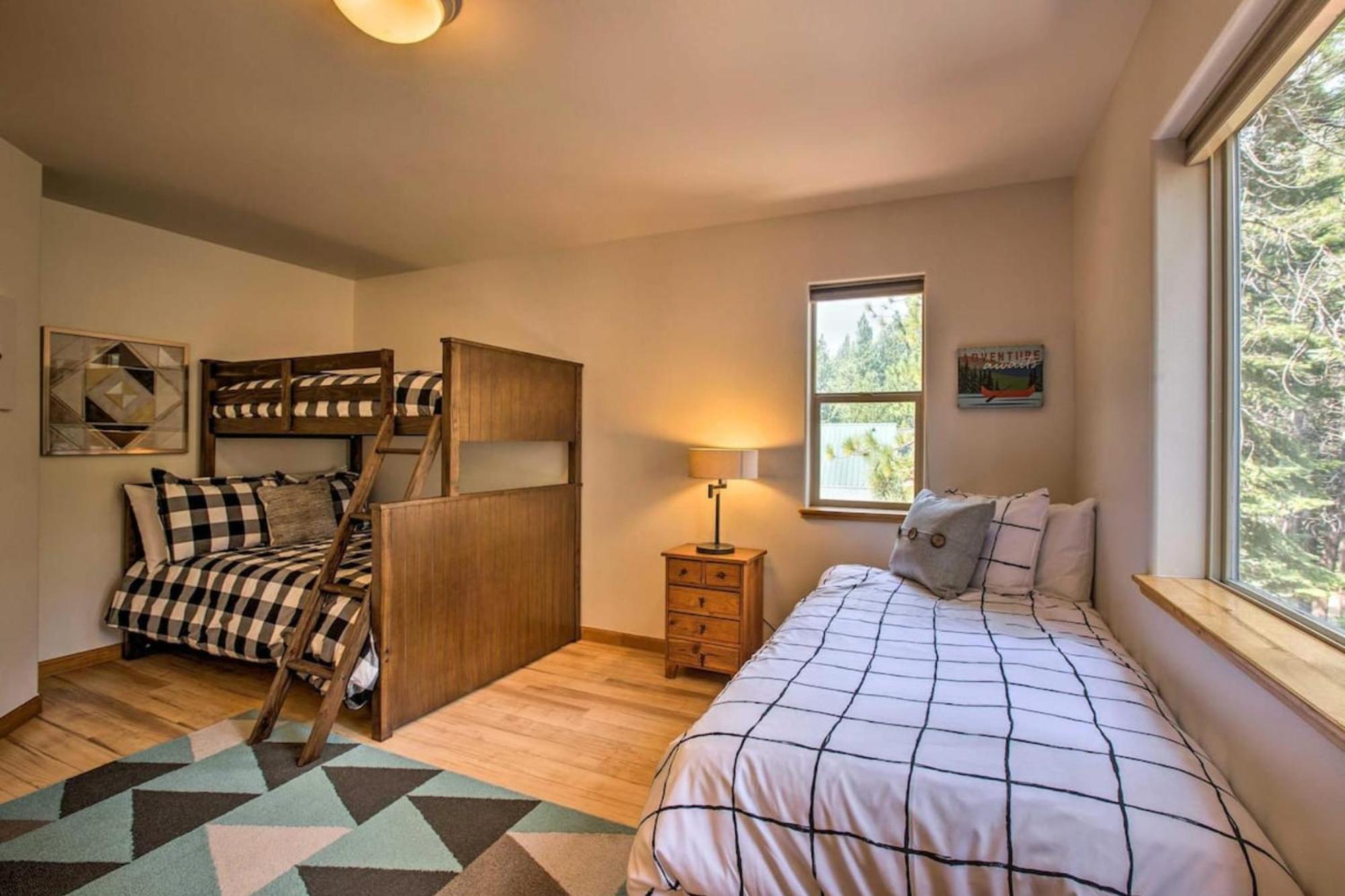 Moosetrack By Avantstay Cozy Cabin In The Of Tahoe Donner W Hot Tub Траки Экстерьер фото